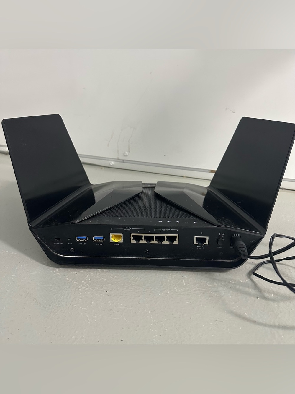 Netgear Nighthawk AXE11000 Tri-Band WiFi 6E Router - Picture 5 of 10